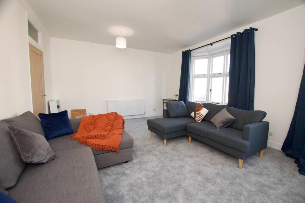 Beautiful Large 3-Bed Coastal Flat With Parking. Frinton-on-Sea Exterior foto