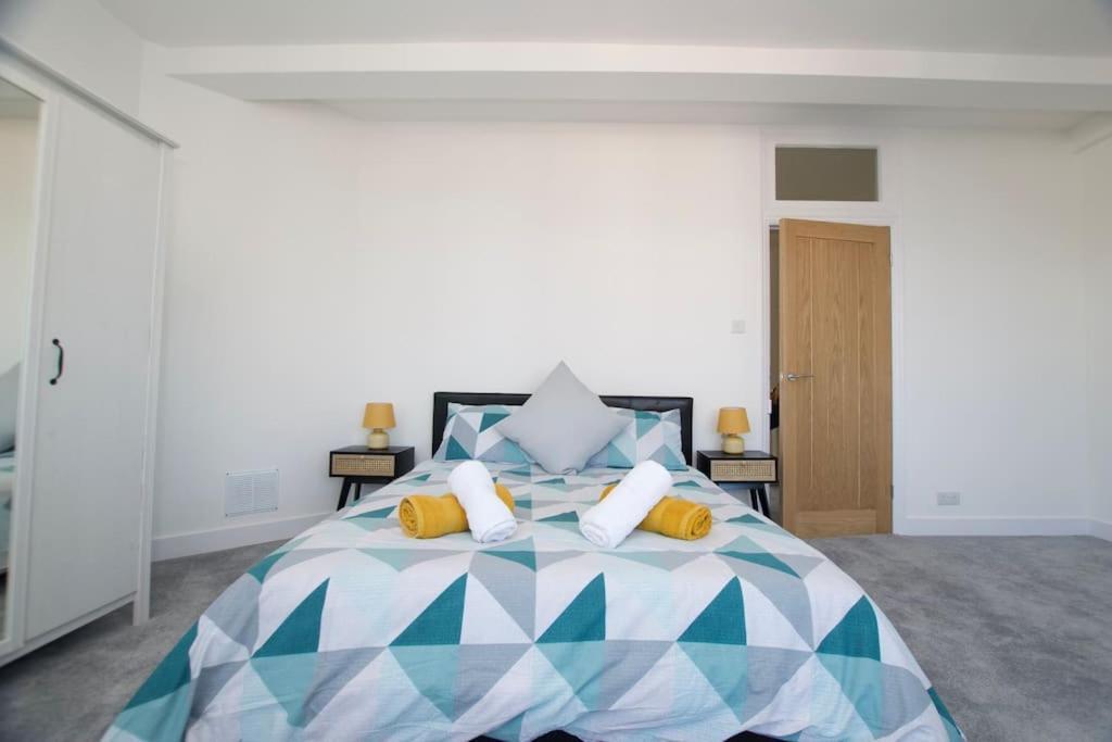 Beautiful Large 3-Bed Coastal Flat With Parking. Frinton-on-Sea Exterior foto