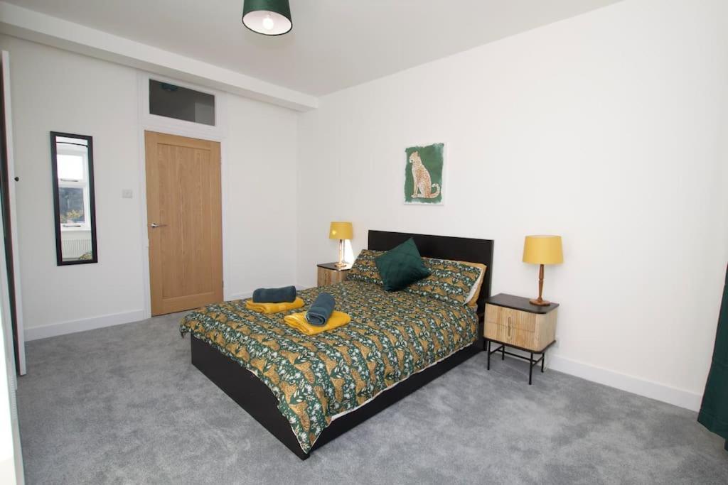 Beautiful Large 3-Bed Coastal Flat With Parking. Frinton-on-Sea Exterior foto