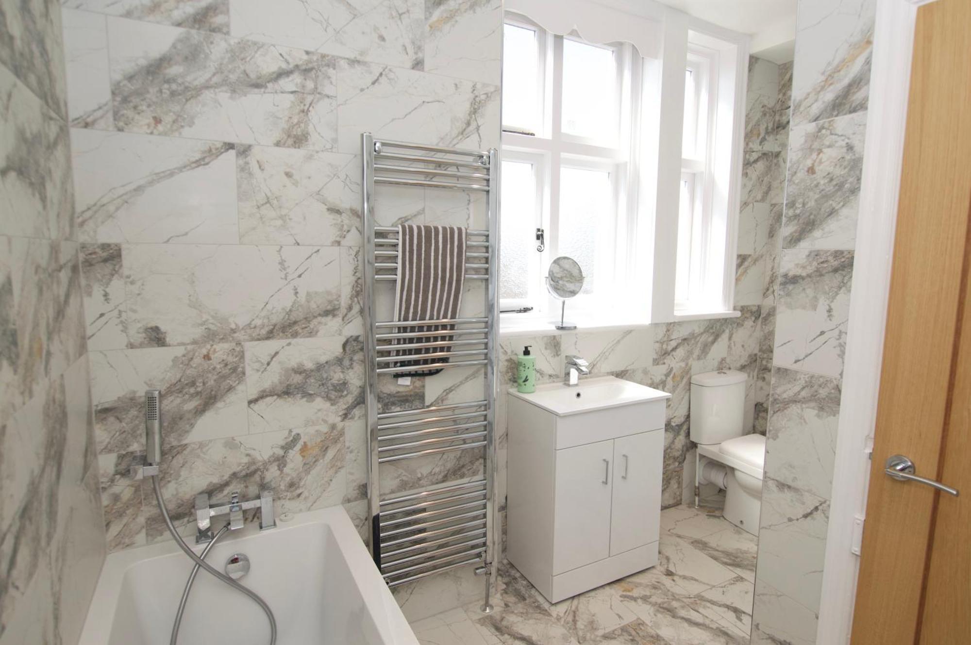 Beautiful Large 3-Bed Coastal Flat With Parking. Frinton-on-Sea Exterior foto