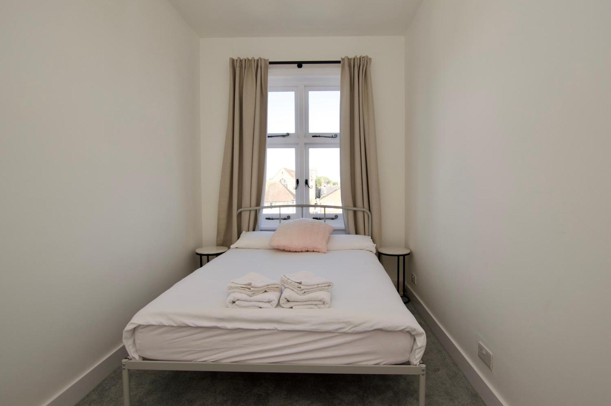 Beautiful Large 3-Bed Coastal Flat With Parking. Frinton-on-Sea Exterior foto