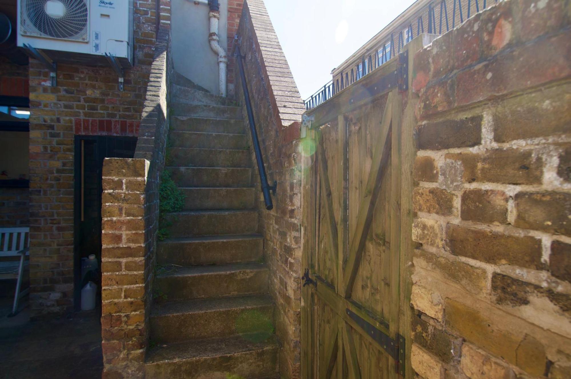 Beautiful Large 3-Bed Coastal Flat With Parking. Frinton-on-Sea Exterior foto